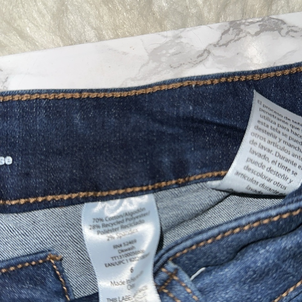 Time and Tru Dark Blue Denim Shorts size 6 mid rise - Picture 6 of 7